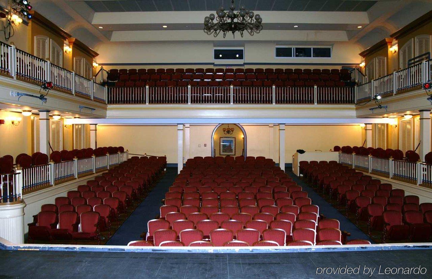 Hampton Inn Newberry Opera House Съоръжения снимка