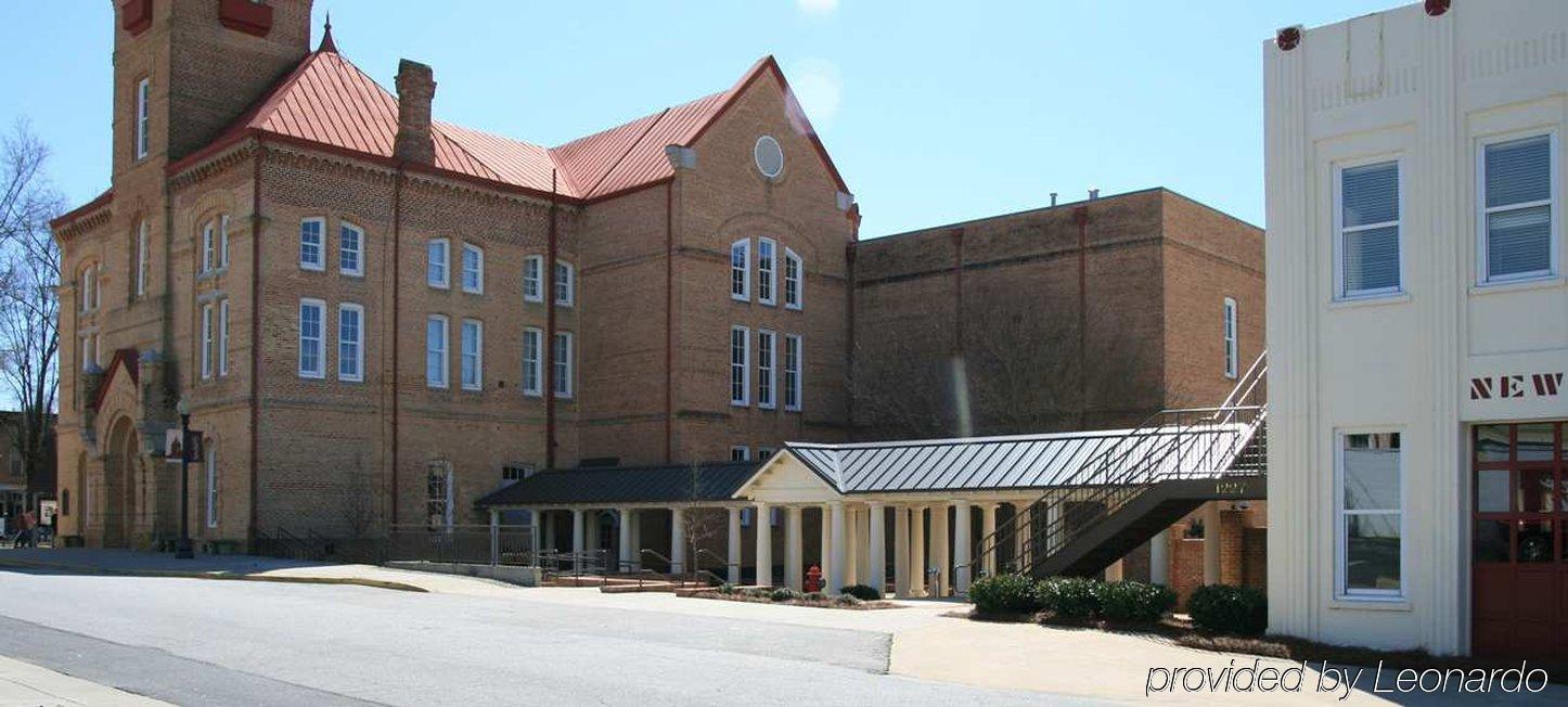 Hampton Inn Newberry Opera House Екстериор снимка